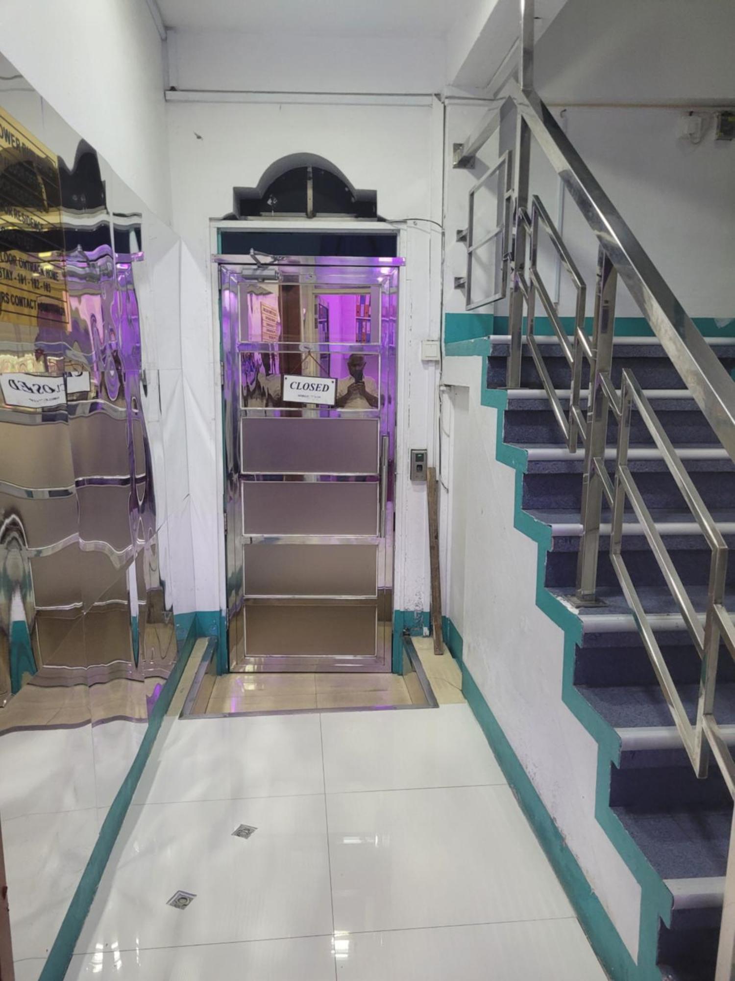 Ontrack Travel Transit Hotel Malé Eksteriør billede