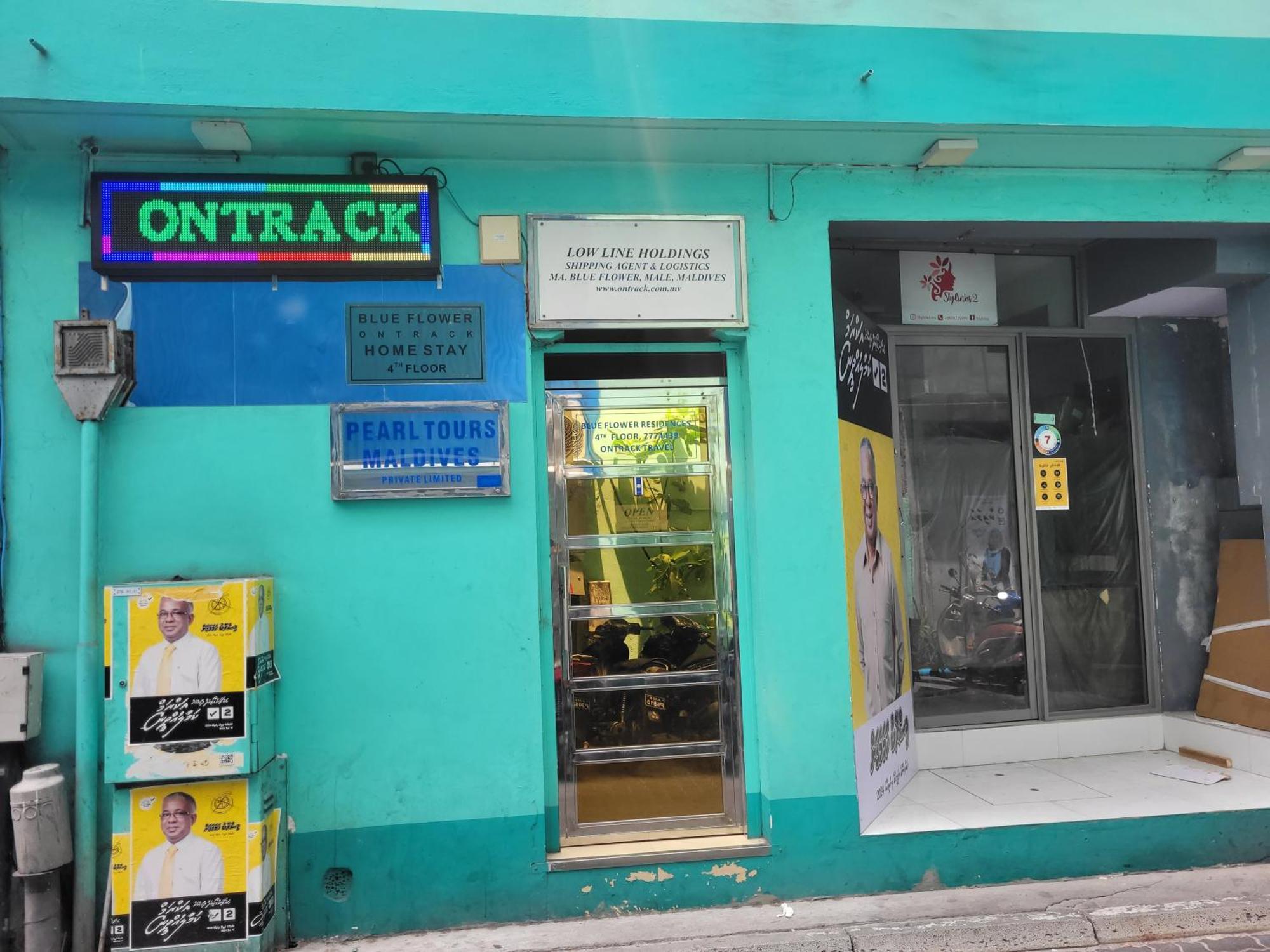Ontrack Travel Transit Hotel Malé Eksteriør billede